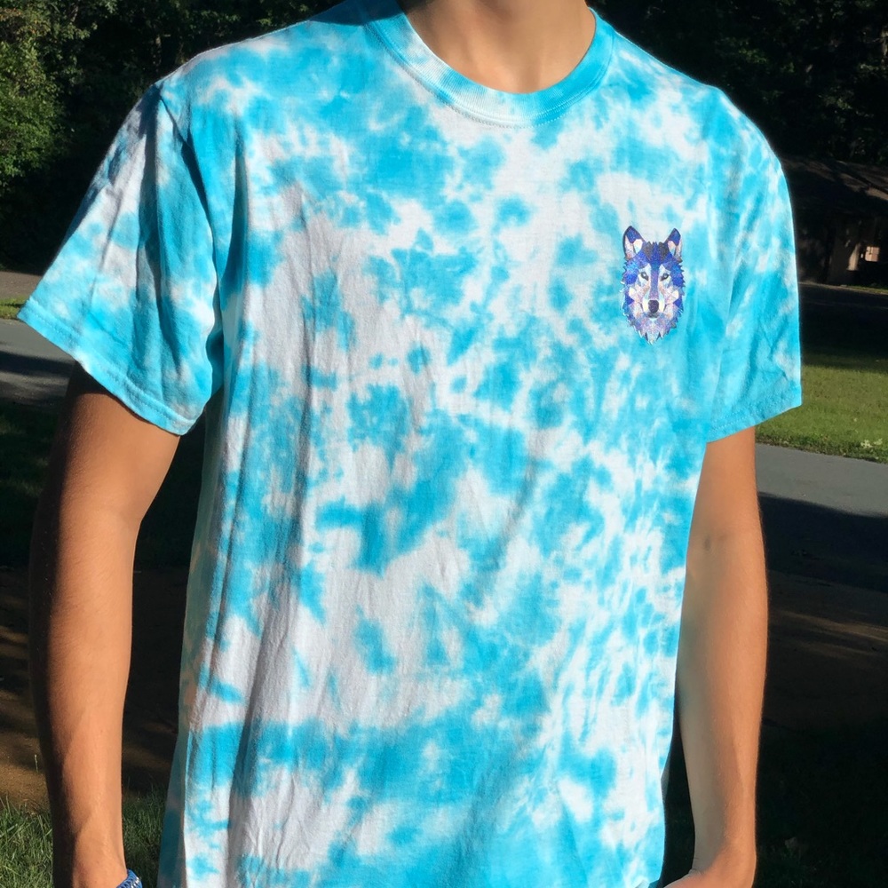 NWOT Blue Tie Dye Tshirt With Wolf Patch